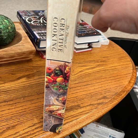 The Treasury of Creative Cooking, 608 page cookbook - Picture 7 of 8